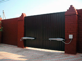Автоматические распашные ворота для частного дома