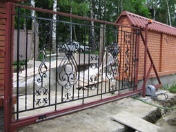 Откатные ворота для частного дома